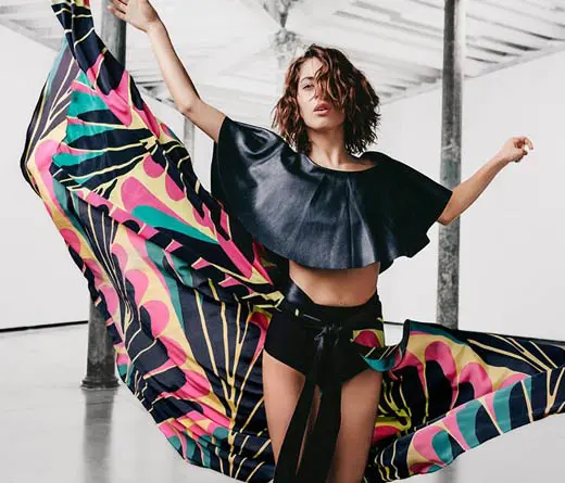 Tini Stoessel modela para la campaa de una reconocida marca de ropa y aprovecha para ayudar a los dems.